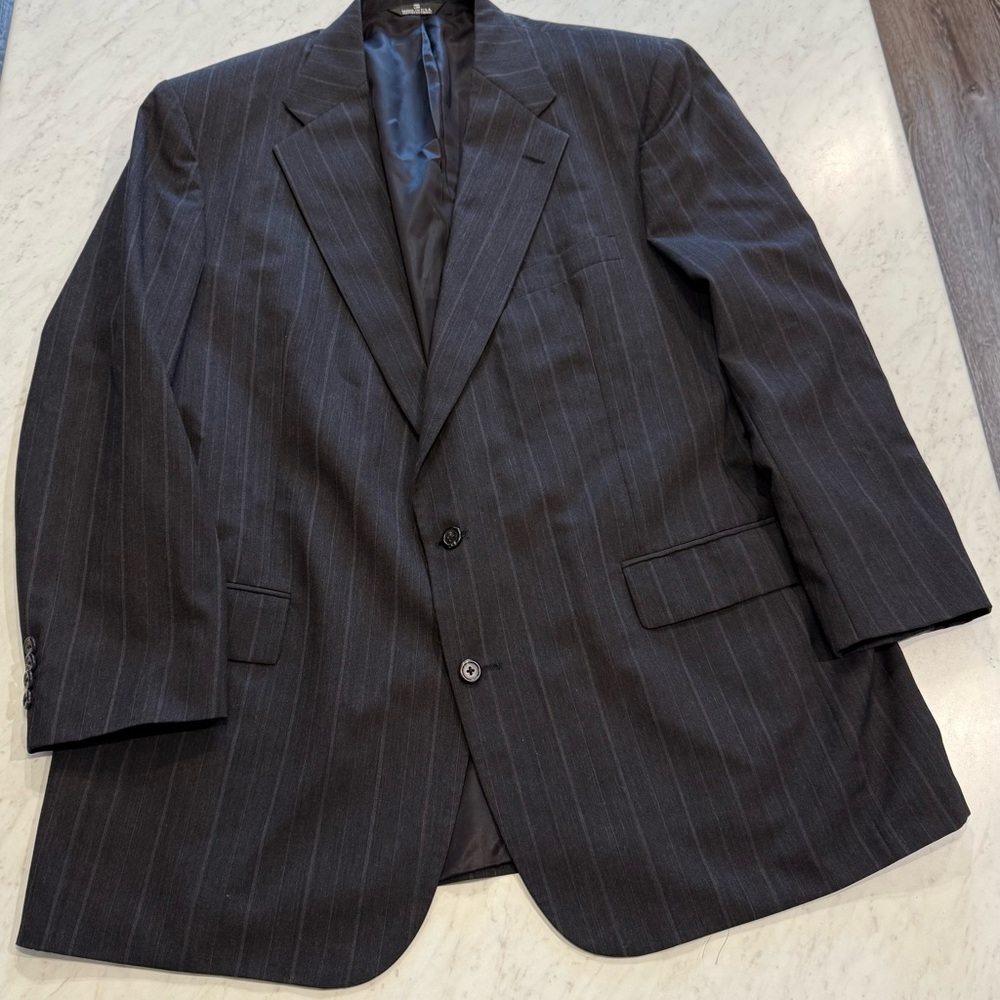 Black Wool-Blend Single-Breasted Suit